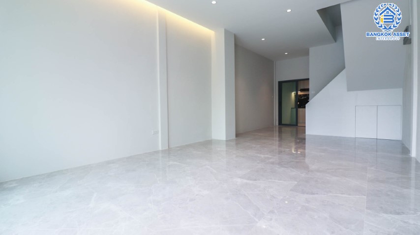 *****ทาวน์เฮ้าส์มือสองย่านกรุงเทพฯ ม.ยลประภา นวมินทร์ เนื้อที่ 17 ตร.ว. ฟังก์ชัน 2 ห้องนอน 2 ห้องน้ำ 1 ที่จอดรถ แต่งใหม่ไม่เคยเข้าอยู่ แถมฟรี! 1 เครื่องทำน้ำอุ่น 1 เครื่องดูดควัน ใกล้รถไฟฟ้าในอนาคตสายสีเหลือง "สถานีลาดพร้าว 101" และทางด่วน "อาจณรงค์-รามอินทรา"